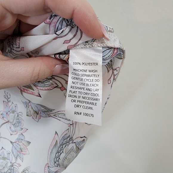 Adrienne Vittadini Floral Qomen Medium Long Sleeve V Neck Spring Summer Blouse - Picture 6 of 7